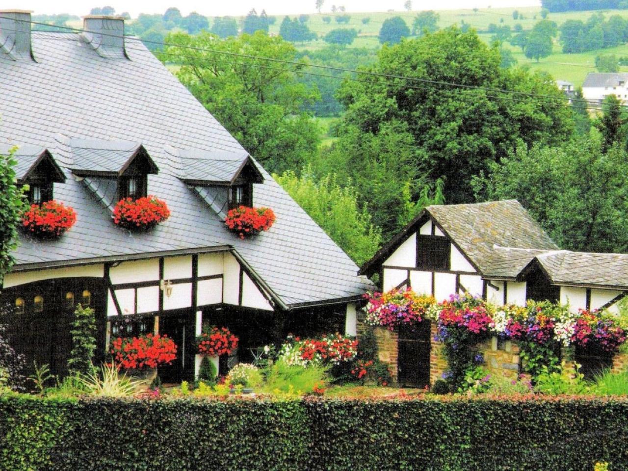 Cozy Cottage In Malmedy With Large Garden Exterior foto